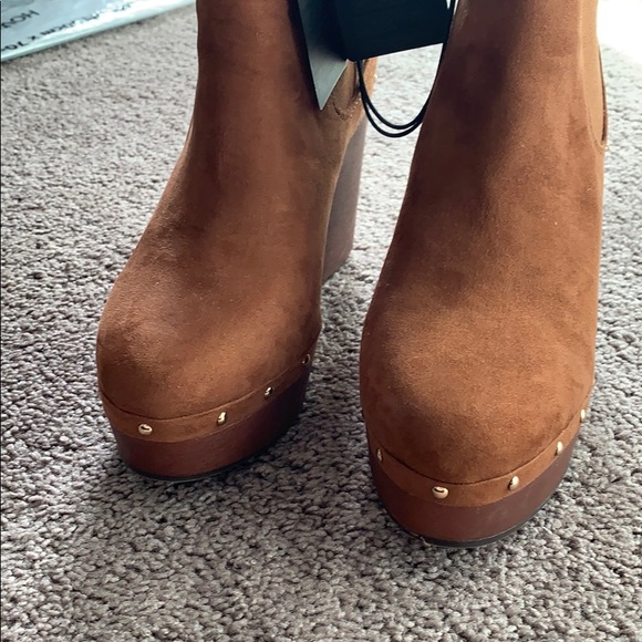 Sold!!wedge boots! Never worn . Took tags off - Picture 2 of 7